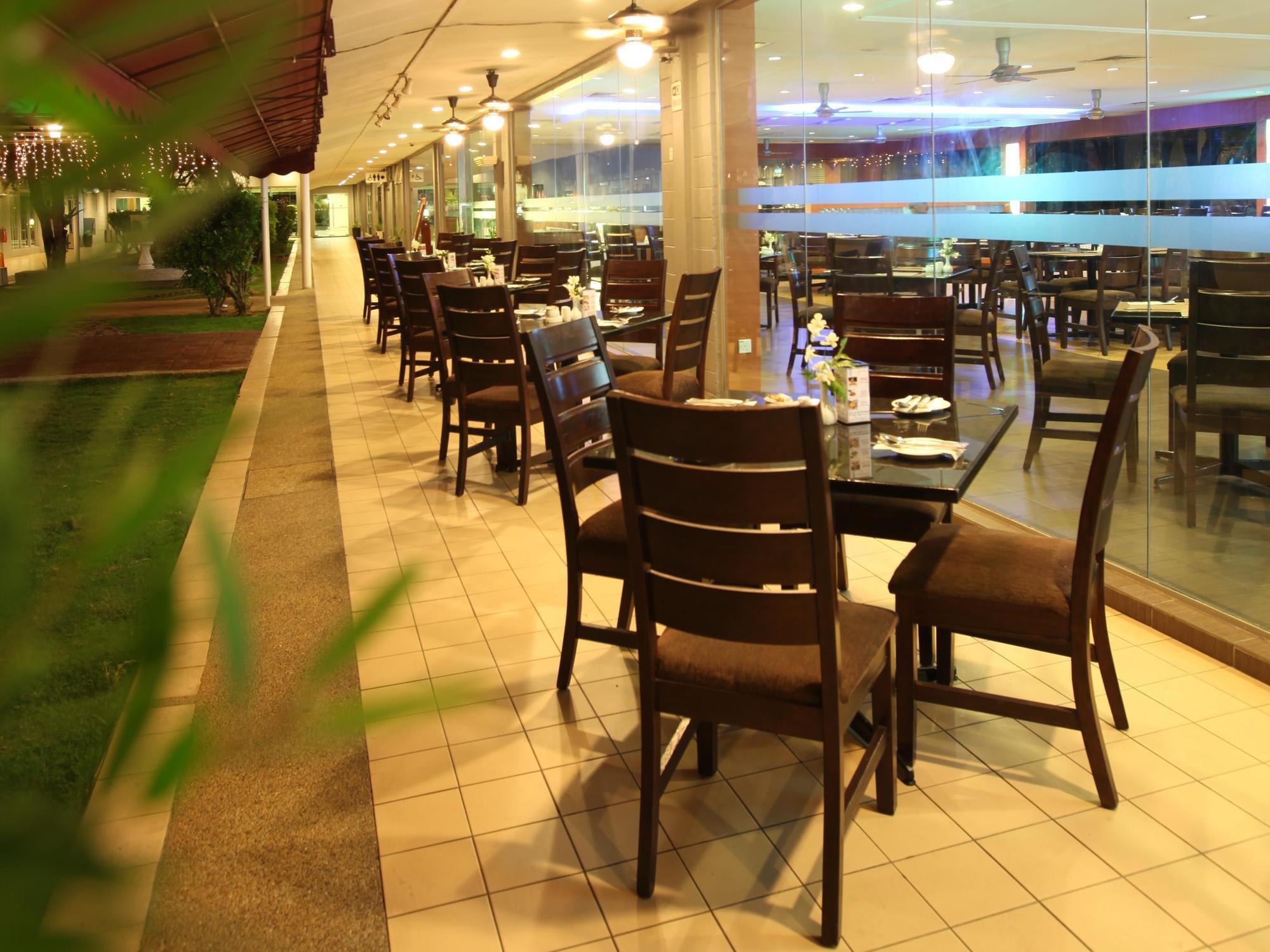 Ibis Styles Sepang Klia Hotel Exterior photo
